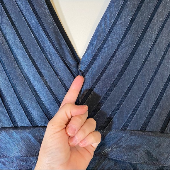 Adrianna Papell Tiered Petal Layered Sheath Party Dress Shiny Blue Size 10 - Picture 2 of 11